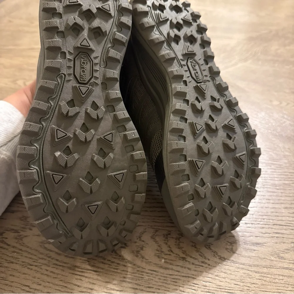 Merrell work men